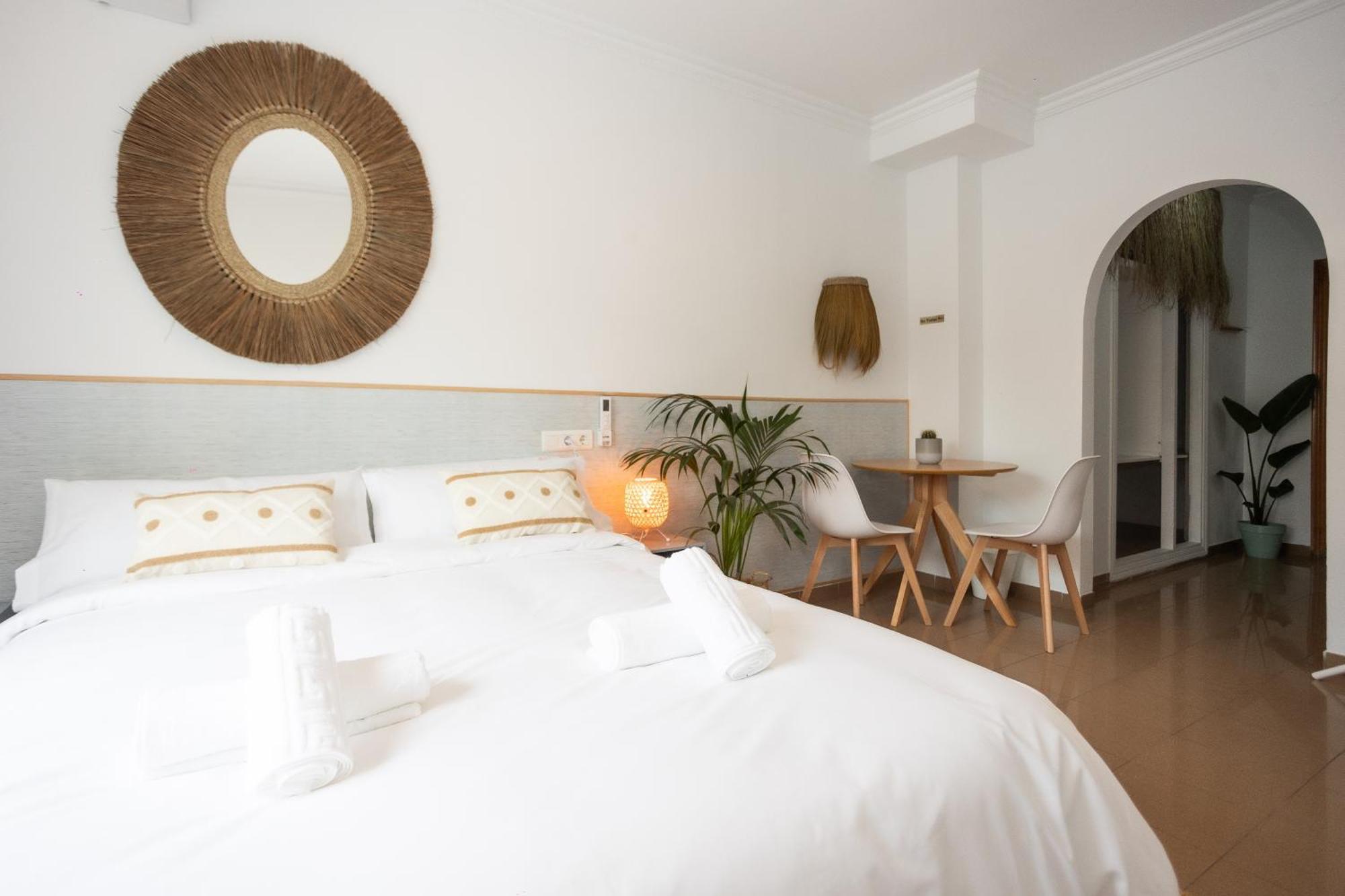 Naim Guest House Nerja Exterior photo
