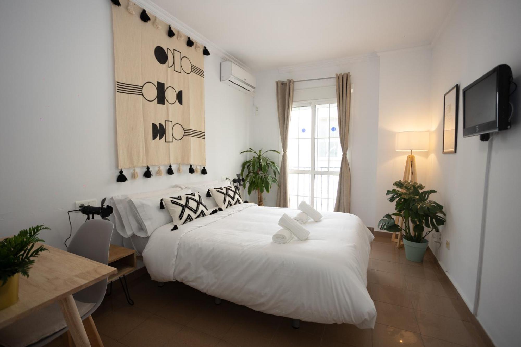 Naim Guest House Nerja Exterior photo